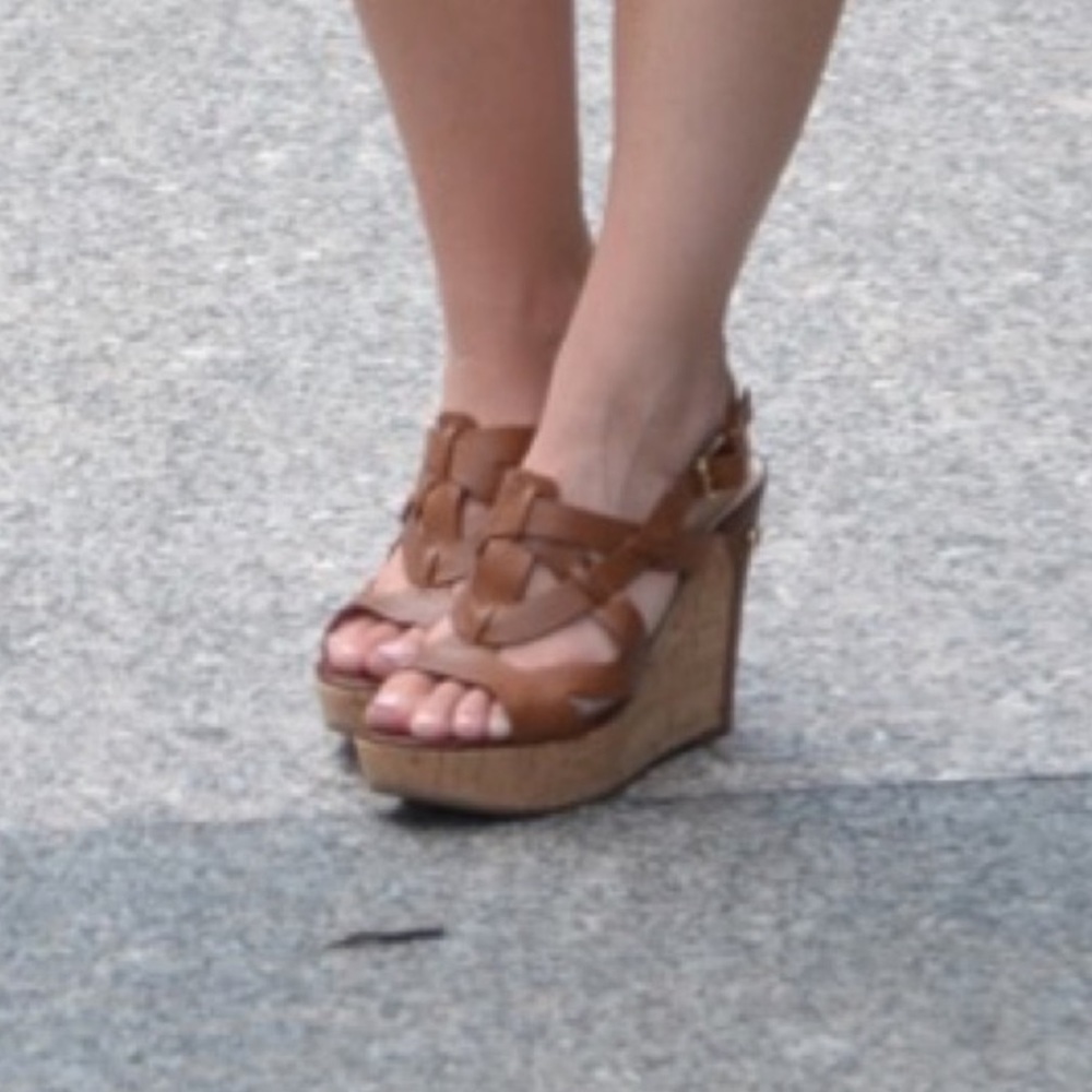 ❣️2 for $15❣️Guess WG tabetha Wedges